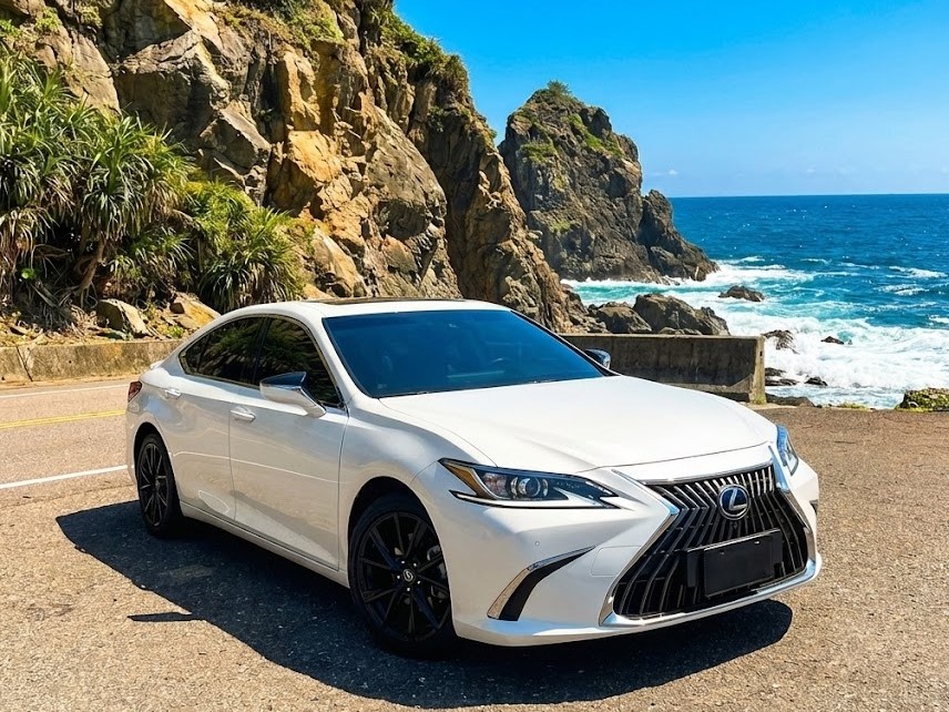 Lexus ES200